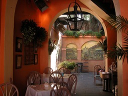 New-Orleans-Courtyards-05JUN16-4400
