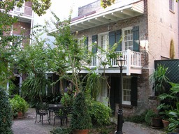New-Orleans-Courtyards-06SEP07-0964