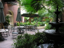 New-Orleans-Courtyards-06SEP10-1875