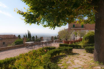 Pienza garden overlooking Val d’Orcia