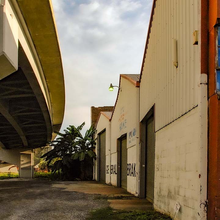 warehouses near New Orleans expressway, freeway, or Cheapway