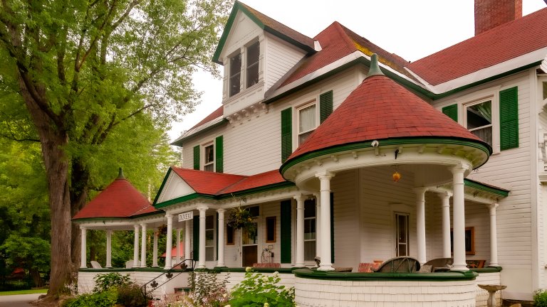 A neighborhood bed & breakfast can unburden the houses in the neighborhood from the necessity of having a guest suite, which can get quite expensive. Why overbuild if a guest room is just down the street at the B&B? &copy;2010 Stephen A. Mouzon